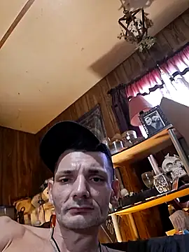 chrisonedge Show in webcam