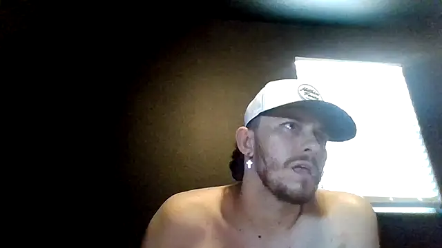 Tallhungcloudyyy Show in webcam