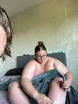 CurvyPaar2 élő XXX-chatje