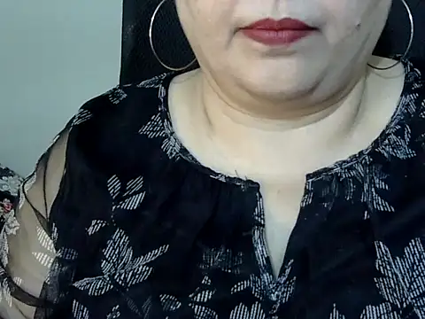 Soniya_Sha élő XXX-chatje