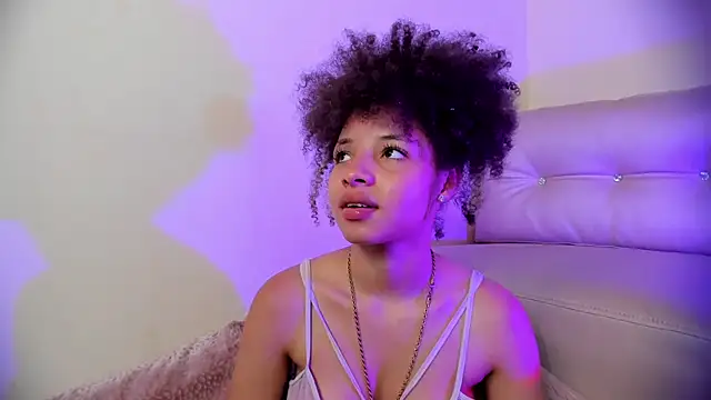 חדר צ'אט בשידור חי של sofia_kay