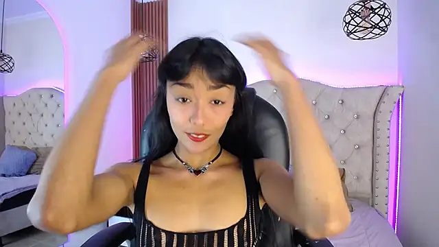 Violett_Gardenn Adlı Modelin Canlı XXX Sohbeti