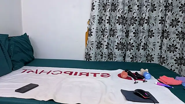 Tatoo_girl XXX чат на живо