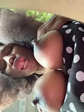 ShantelSexyYoungMilfie – Naživo XXX chat