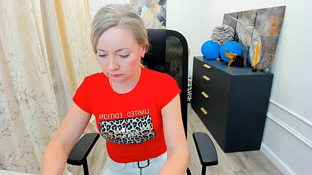 Chatroom XXX en direct de CharlotteKerti