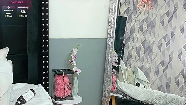 EbonyCoWorker Adlı Modelin Canlı XXX Sohbeti