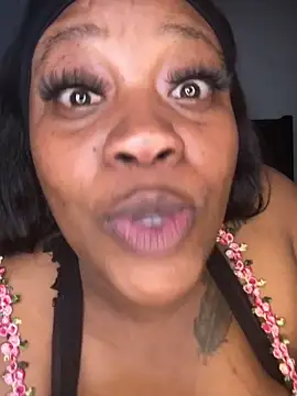 BigJugsCandyxx's Live XXX Chat