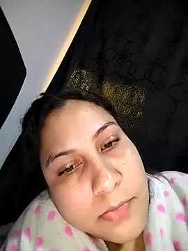 esmeralda_jadees Adlı Modelin Canlı XXX Sohbeti