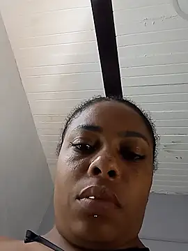 Chat +18 de BrianaHazel ao vivo