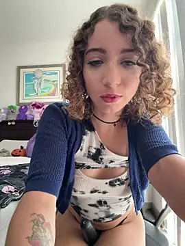 Littledeathtrap Show in webcam