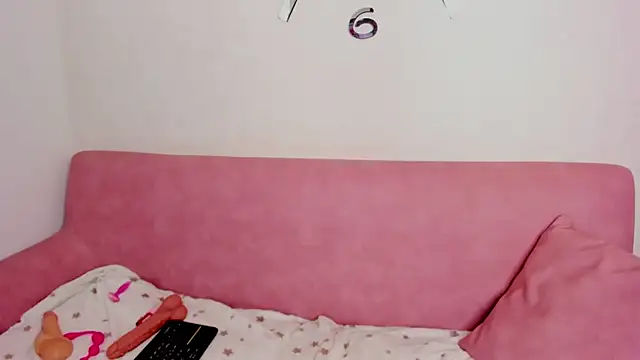 Онлайн чат XXX CoralineRed