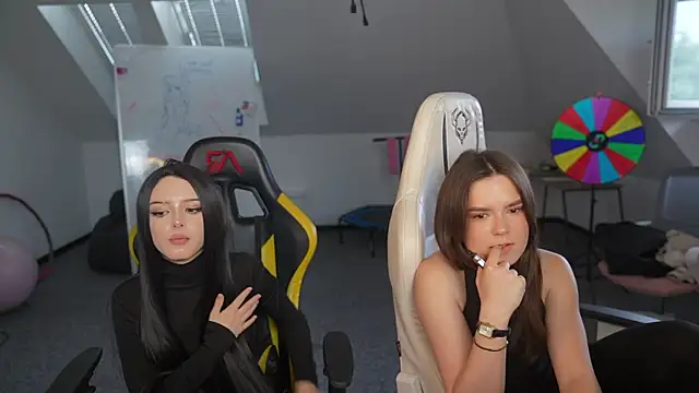 AriaAstra Live XXX-chat