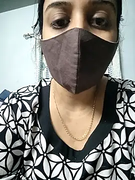 Tamil_shaliniのウェブカメラショー