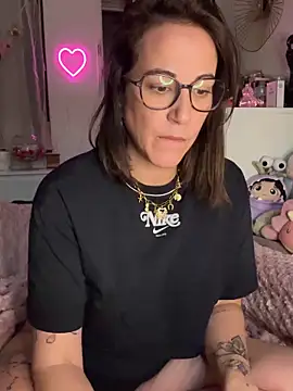 MarahDesbois Pertunjukan Webcam