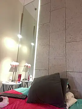 mina_hammani's Webcam Show