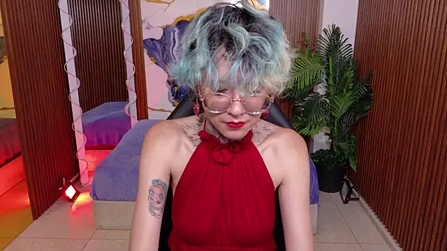 Lyra_tay élő XXX-chatje