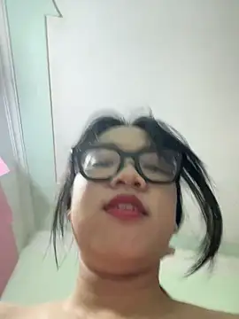 LeeeeiuのライブXXXチャット