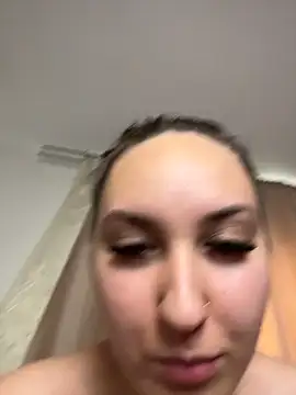 Lucy_doll22 Adlı Modelin Canlı XXX Sohbeti