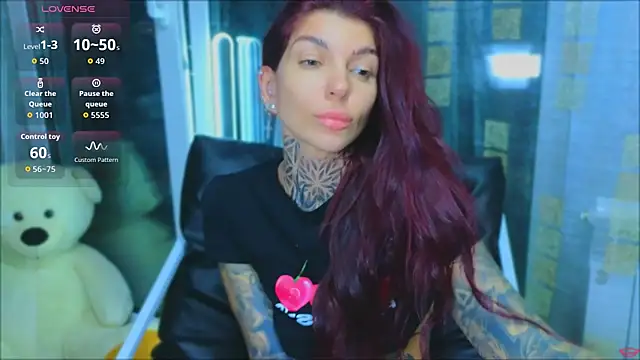 Pokazy przed kamerką – tattooedBabyy