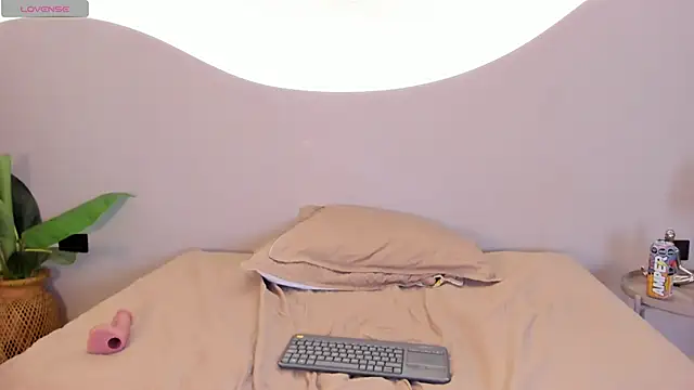 ainaah_'s Live XXX Chat