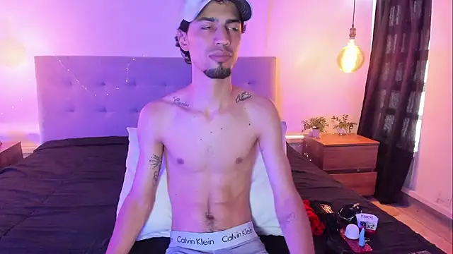 MichaelEvanss_ XXX чат на живо