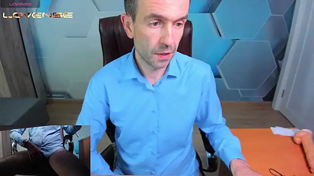XXX chat uživo modela SteveTiger
