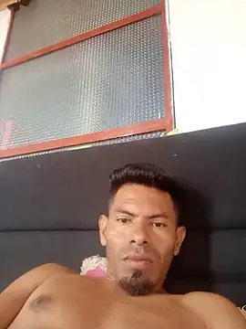 Show de Dominic_24 na webcam