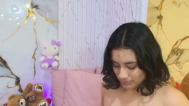 XXX chat uživo modela PEACHY_TAY