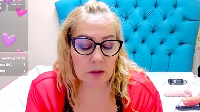Nayla_Garner XXX чат на живо