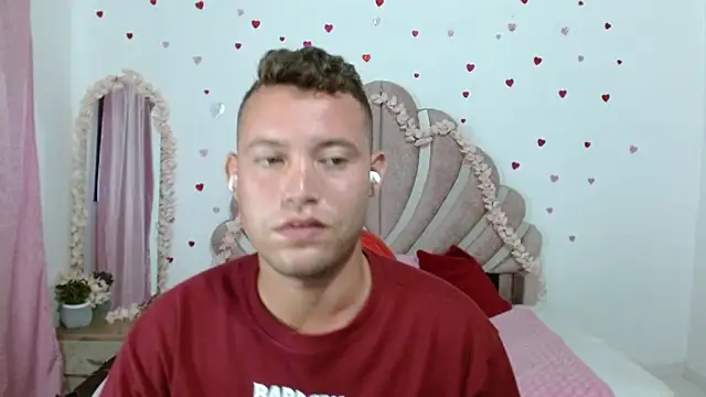 sven_fox723 Show Webcam