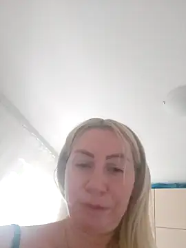 visnjica élő XXX-chatje