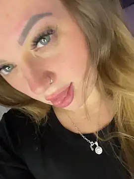 SexySashaxox: онлайн-секс-чат