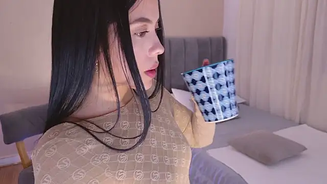 XXX chat uživo modela Megaan___