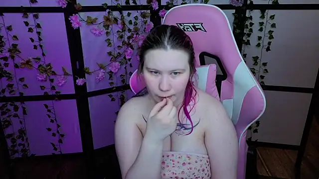 kitsune_little Adlı Modelin Canlı XXX Sohbeti