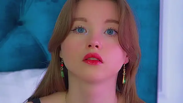 צ'אט XXX בשידור חי של KeiraAsti