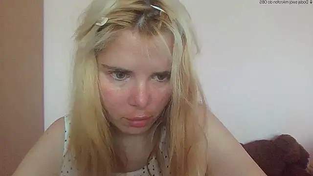 HornyElena live XXX chat
