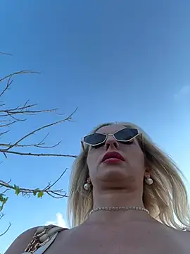 XXX chat uživo modela VikaBunny1