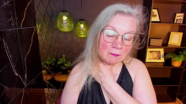 NataliMellow Adlı Modelin Canlı XXX Sohbeti