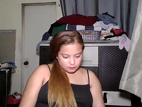 gwenn_2025 Adlı Modelin Canlı XXX Sohbeti