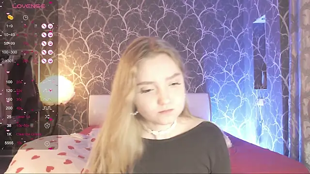 MiaMiaMeow élő XXX-chatje
