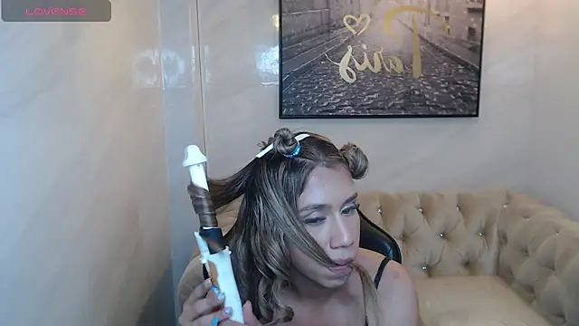 Chat XXX en directo de Evy_Luxx_v