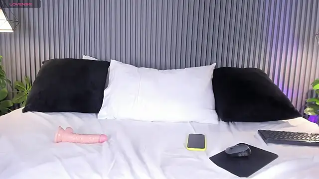 SnowDumont Live XXX Chat