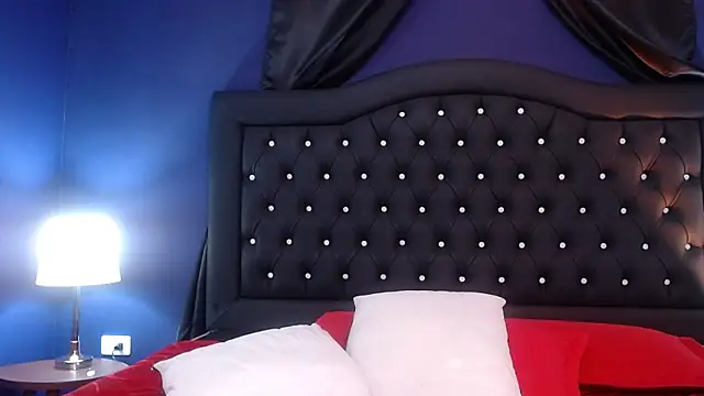 Kiaraa88's Live XXX Chat