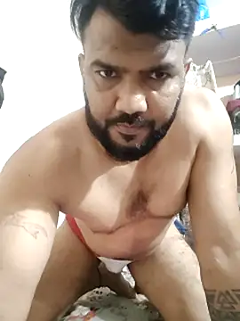 Hulk_ketantop_36: διαδικτυακό σόου στην κάμερα