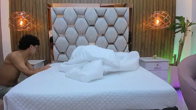 adams_bobby Adlı Modelin Canlı XXX Sohbeti