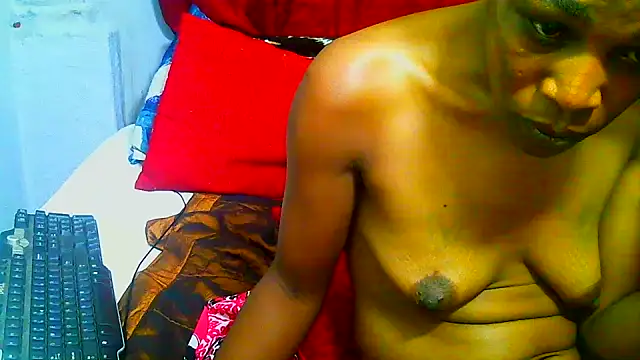freaky_naughty Adlı Modelin Canlı XXX Sohbeti