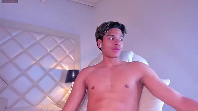 MarcoDeluxxe 라이브 XXX 채팅