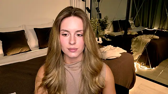 RozzitaBedberry Adlı Modelin Canlı XXX Sohbeti
