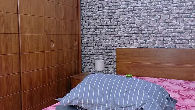 CuteBlondeMeのライブXXXチャット