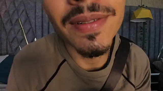NicolaiKarav 在線直播表演